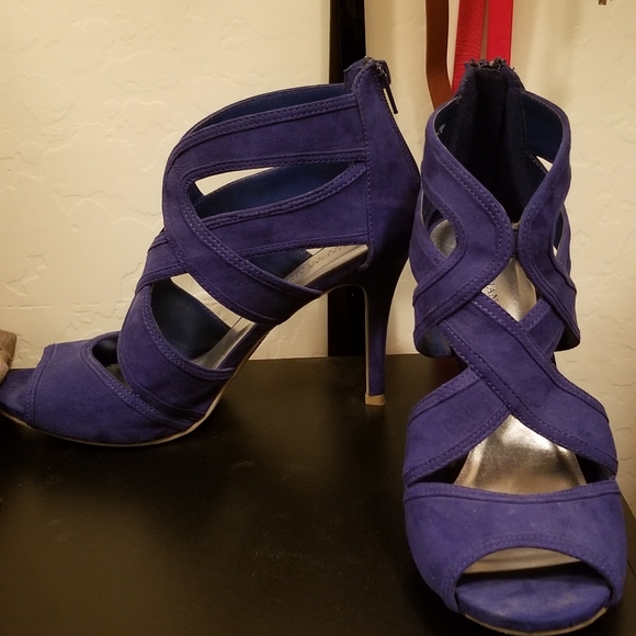 Blue Christian Siriano heels size 9 - Picture 2 of 7